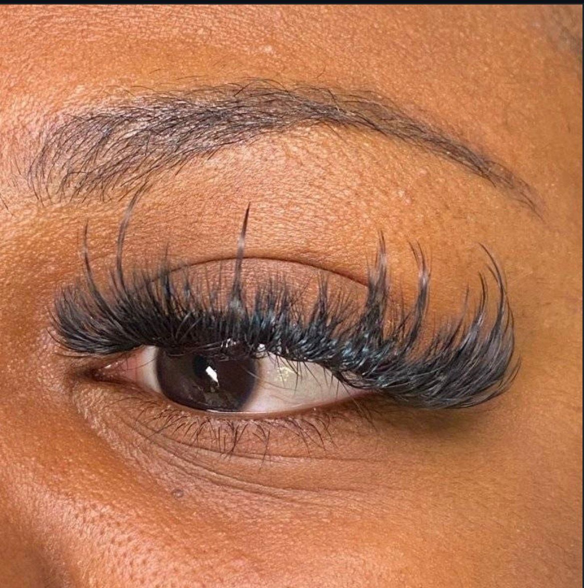 Hybrid Cat Eye Wispy lash extensions